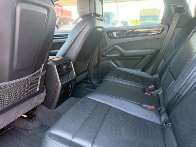 CAYENNE  第15張相片