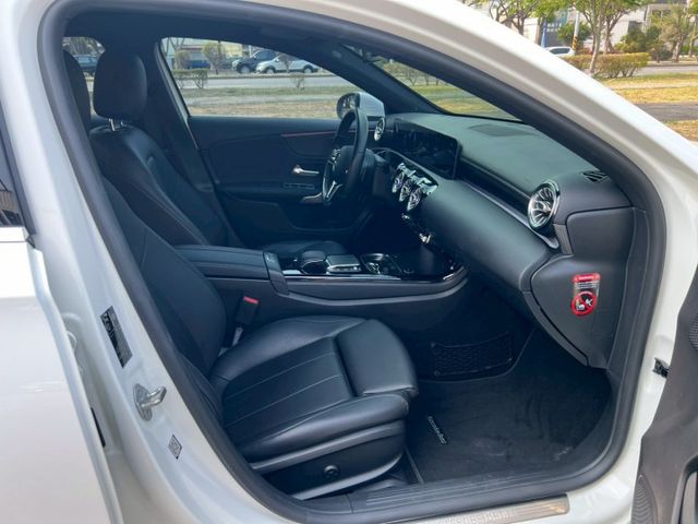 A-CLASS SEDAN V177  第10張相片