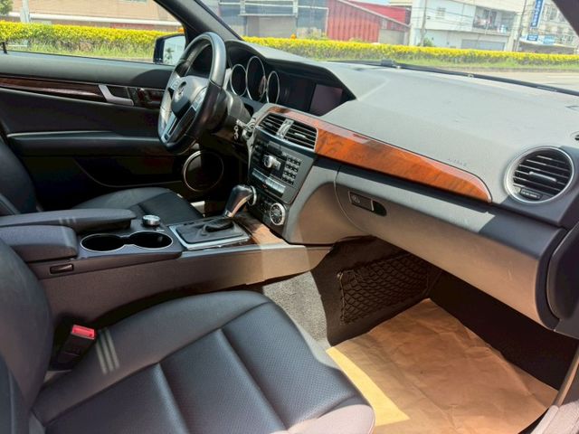 C-CLASS SEDAN W204  第4張相片