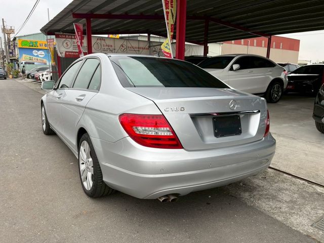 C-CLASS SEDAN W204  第11張相片