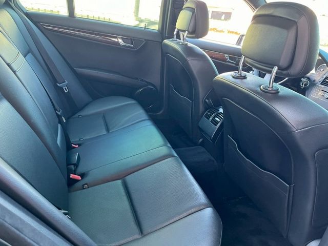 C-CLASS SEDAN W204  第12張相片