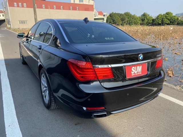 7 SERIES SEDAN F02  第2張相片