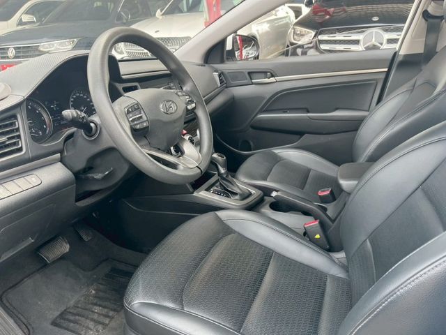 ELANTRA  第3張相片