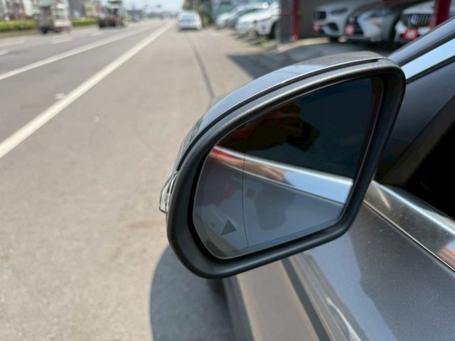 C-CLASS SEDAN W205  第9張相片