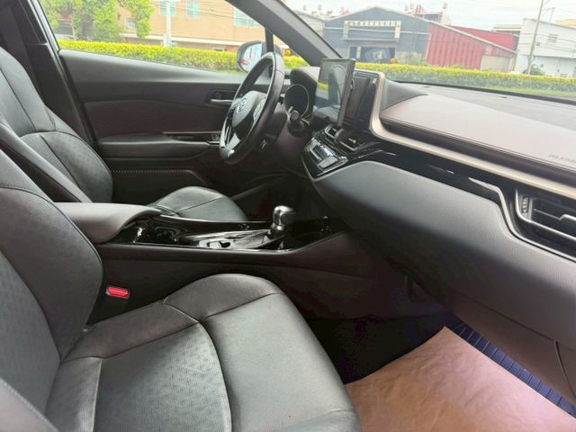 C-HR  第2張相片