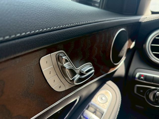 C-CLASS SEDAN W205  第12張相片