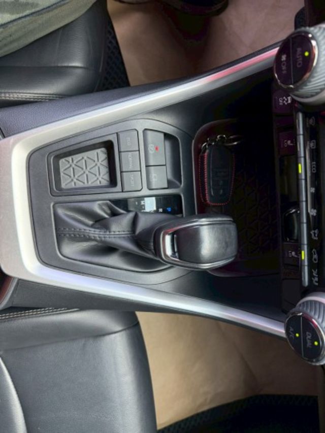 RAV4  第19張相片