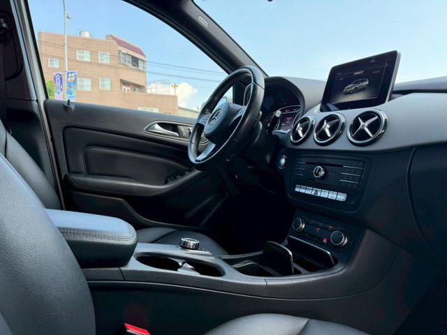 B-CLASS W246  第13張相片