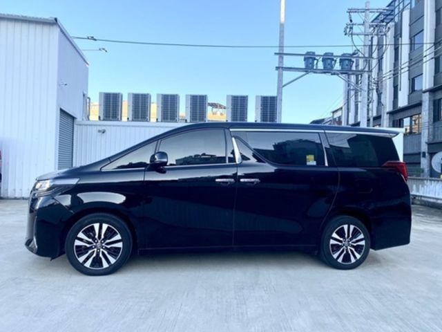 TOYOTA豐田 ALPHARD  第2張相片