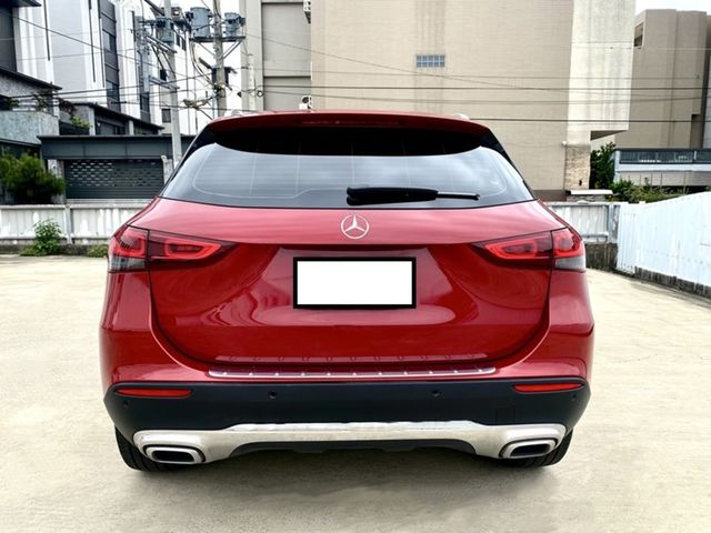 M-BENZ賓士 GLA180  第4張相片