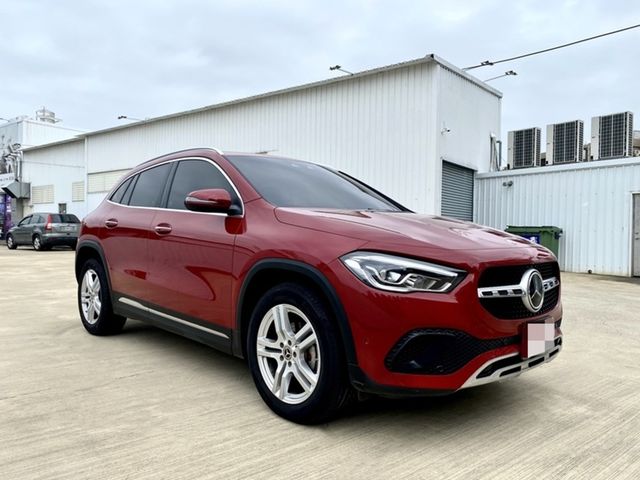 M-BENZ賓士 GLA180  第15張相片