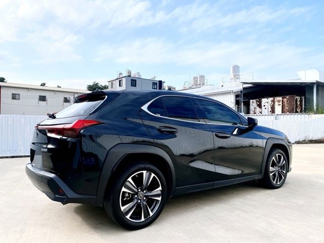 LEXUS凌志 UX200  第2張相片
