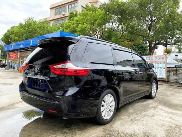 TOYOTA豐田 SIENNA  第2張相片