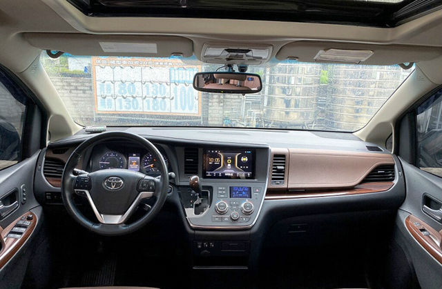 TOYOTA豐田 SIENNA  第5張相片