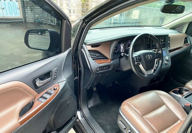TOYOTA豐田 SIENNA  第7張相片