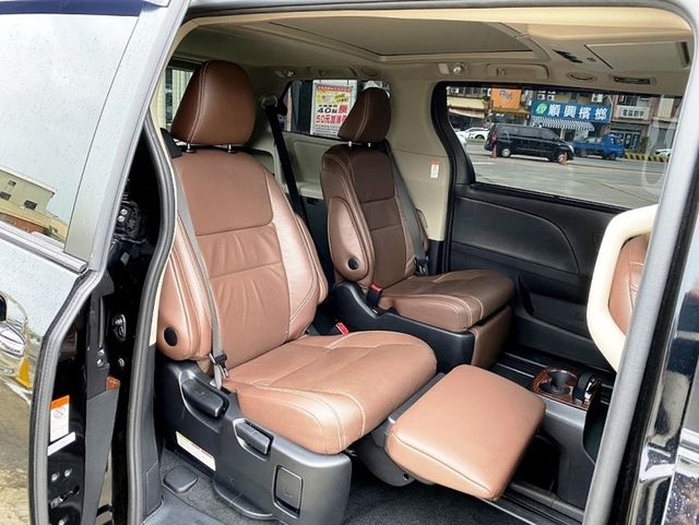 TOYOTA豐田 SIENNA  第11張相片