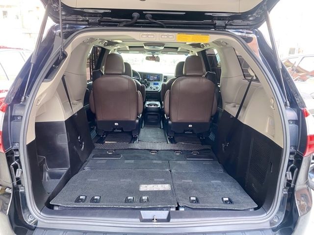 TOYOTA豐田 SIENNA  第17張相片