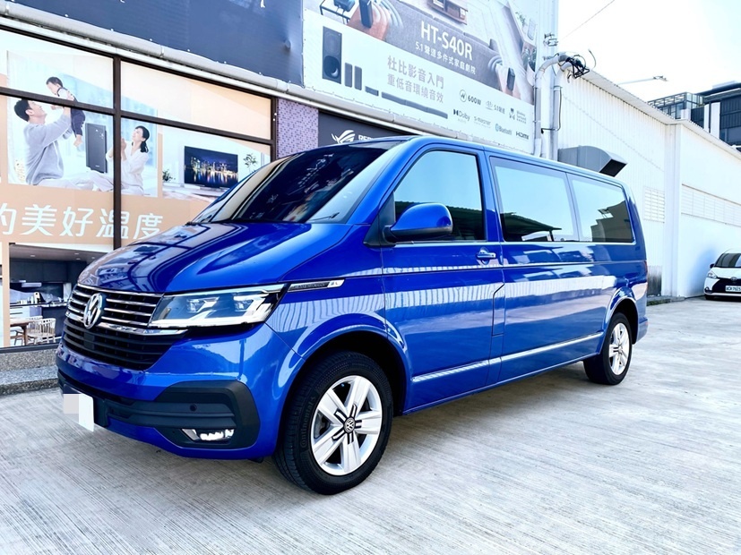 2021式 T6.1 Caravelle 長軸 204匹大馬力！海水藍 ACC自動跟車 LED燈組 電動側滑門 全程原廠保養  第1張相片