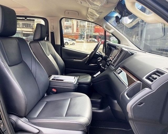 TOYOTA豐田 GRANVIA  第19張相片