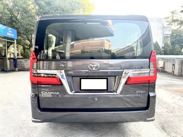 TOYOTA豐田 GRANVIA  第4張相片