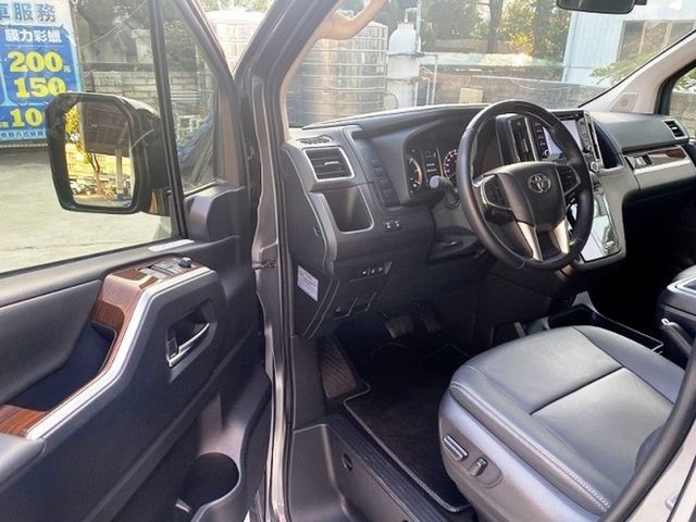 TOYOTA豐田 GRANVIA  第8張相片