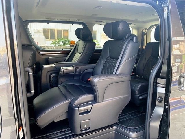 TOYOTA豐田 GRANVIA  第10張相片