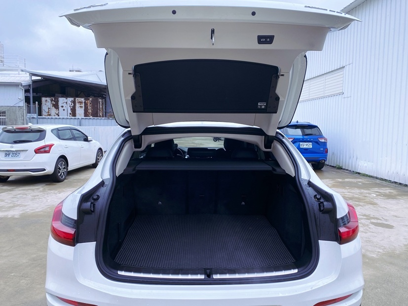 2021式 X4 xDrive20i 白金領航版 選配M款運動套件 全數位液晶儀錶 抬頭顯示 HK音響 5AT全智慧駕駛  第17張相片