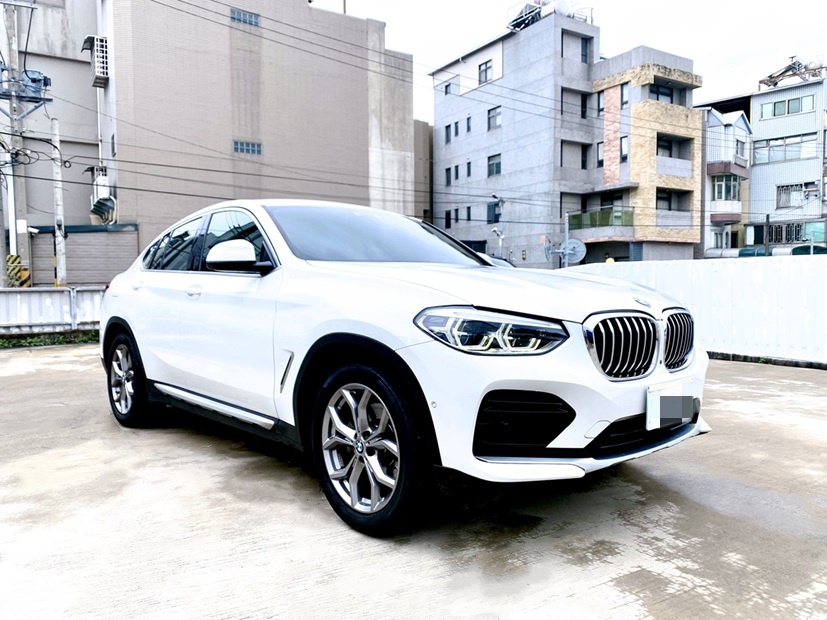 2021式 X4 xDrive20i 白金領航版 選配M款運動套件 全數位液晶儀錶 抬頭顯示 HK音響 5AT全智慧駕駛  第18張相片