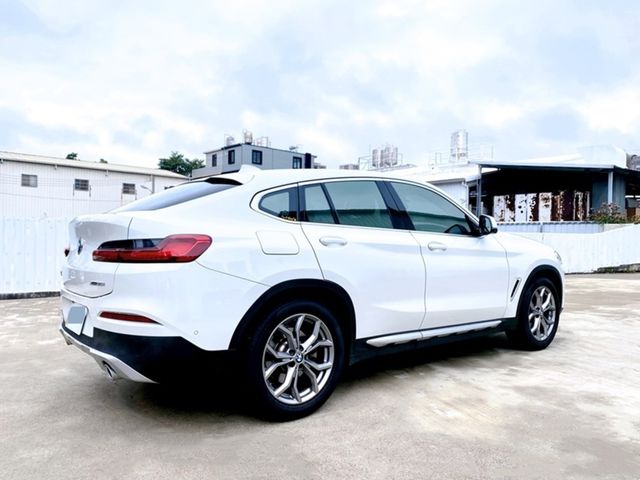 BMW寶馬 X4 XDRIVE20I  第2張相片