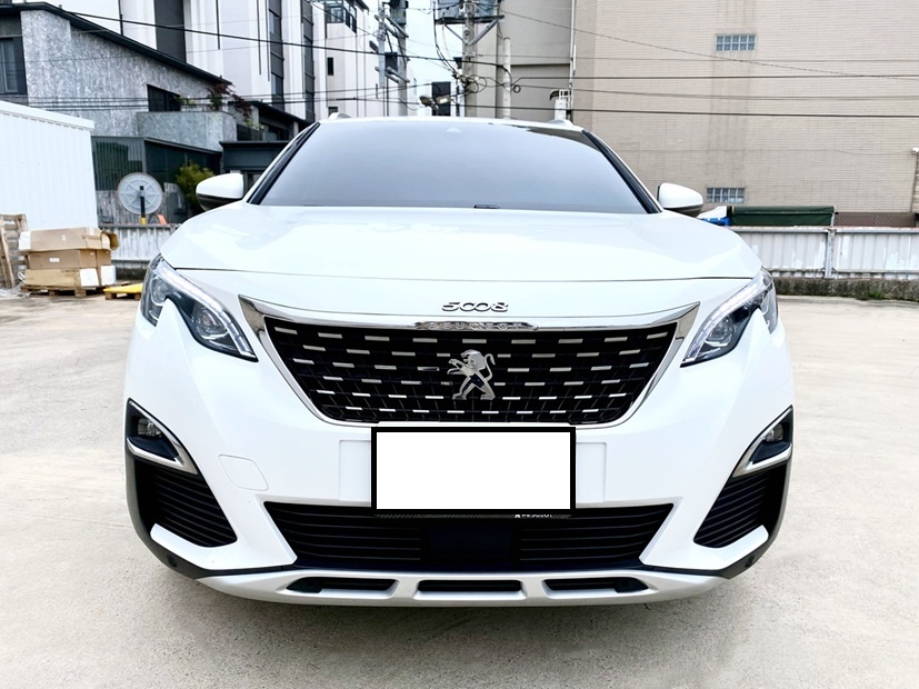 2020 5008 1.5 BlueHDi Allure 市場稀有釋出！全新第二代 法式優雅美學 5+2 SUV  第2張相片