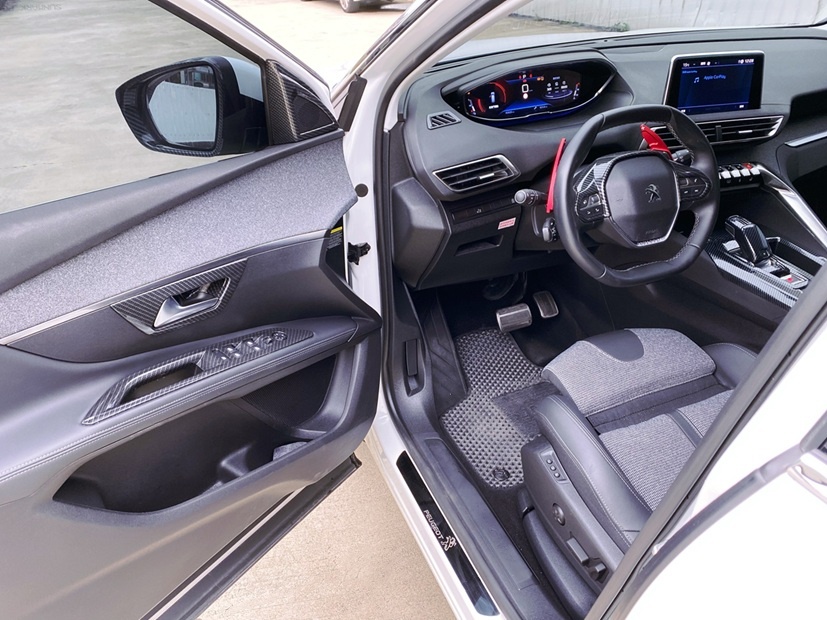 2020 5008 1.5 BlueHDi Allure 市場稀有釋出！全新第二代 法式優雅美學 5+2 SUV  第9張相片