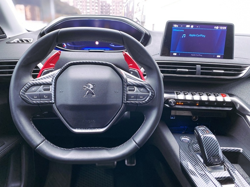 2020 5008 1.5 BlueHDi Allure 市場稀有釋出！全新第二代 法式優雅美學 5+2 SUV  第12張相片