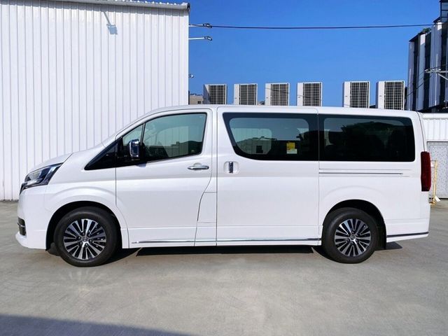 TOYOTA豐田 GRANVIA  第2張相片