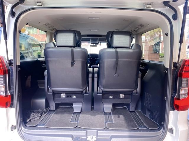 TOYOTA豐田 GRANVIA  第16張相片