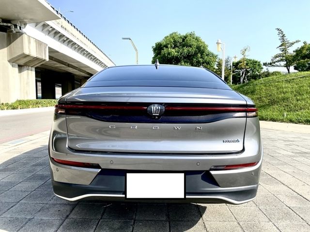 TOYOTA豐田 CROWN  第4張相片
