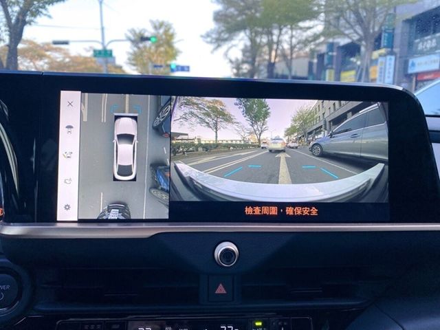 TOYOTA豐田 CROWN  第7張相片