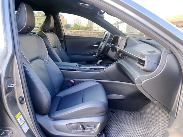 TOYOTA豐田 CROWN  第10張相片