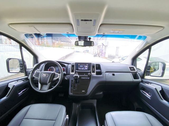 TOYOTA豐田 GRANVIA  第5張相片