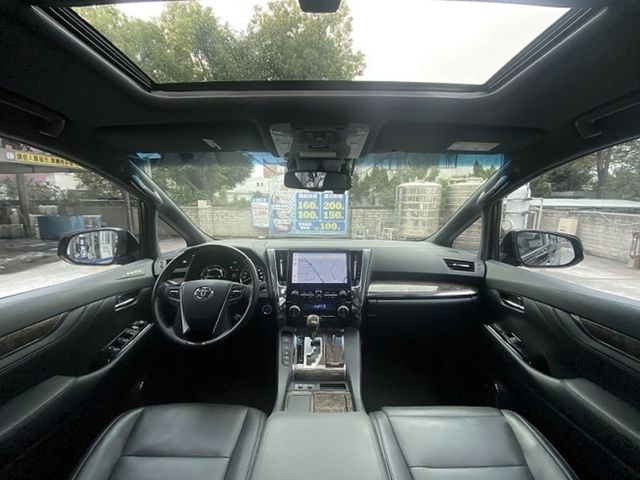 TOYOTA豐田 ALPHARD  第5張相片