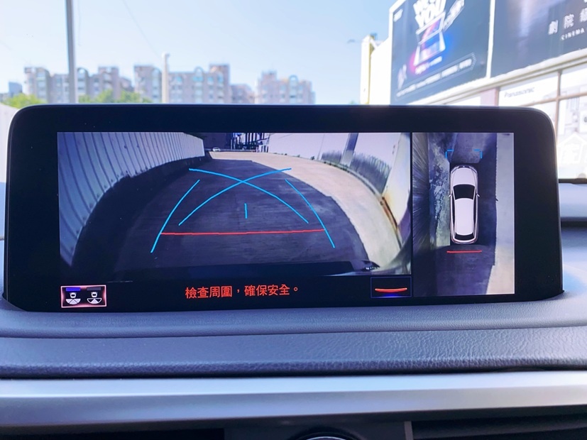 2021 RX300 F Sport 三眼式LED頭燈 全數位儀錶 跑車化座椅 20吋燻黑鋁圈 全景天窗  第7張相片