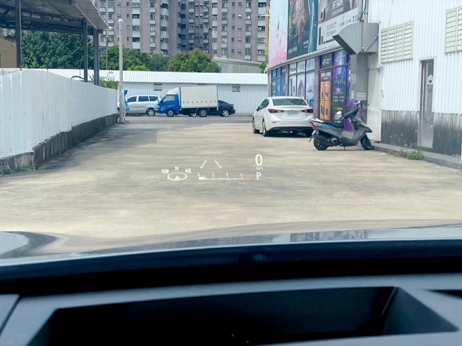 2021 RX300 F Sport 三眼式LED頭燈 全數位儀錶 跑車化座椅 20吋燻黑鋁圈 全景天窗  第8張相片