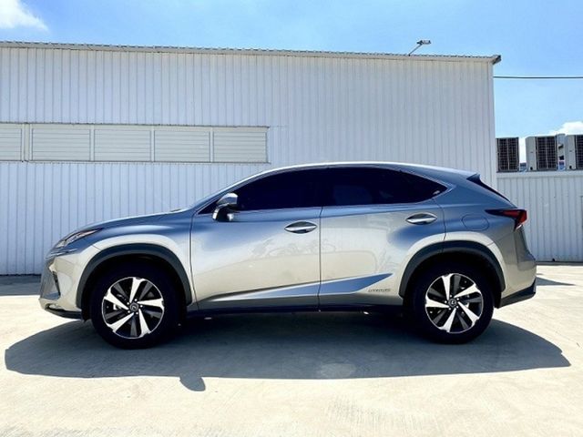 LEXUS凌志 NX300H  第20張相片