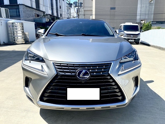 2020 NX300h 旗艦版 全新小改款 三眼式LED頭燈 全景天窗 冷熱通風座椅 CarPlay  第1張相片