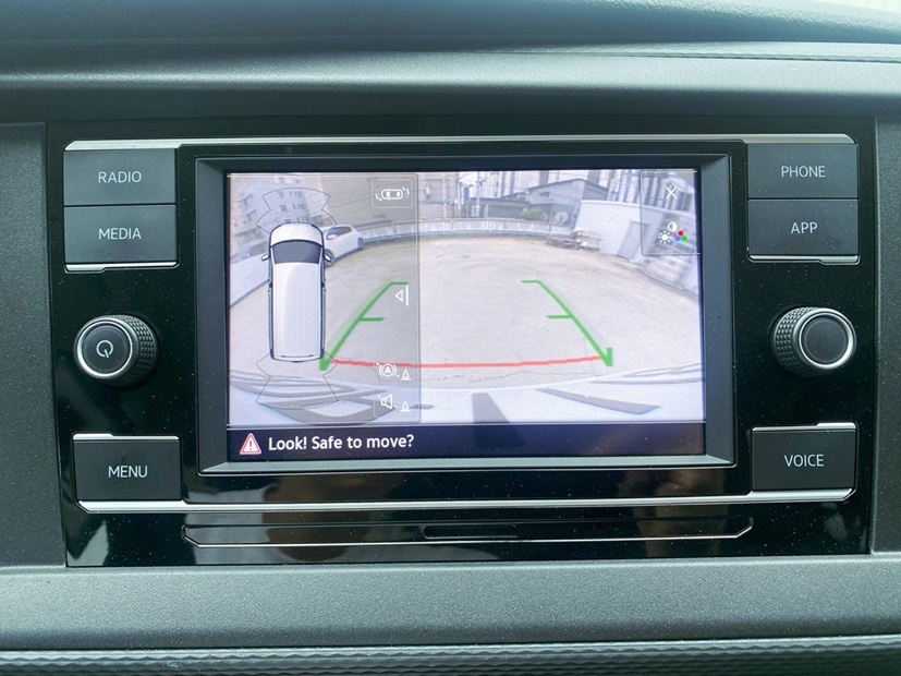 2022 VW T6.1 Caravelle 150p 3+3+3 長軸9人座 旅遊商務首選！  第7張相片