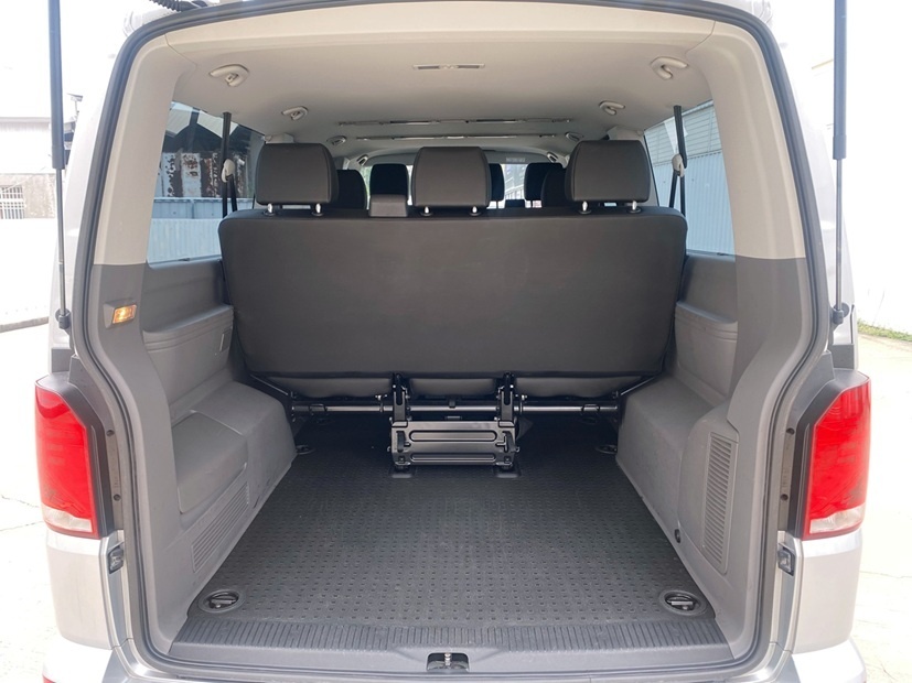 2022 VW T6.1 Caravelle 150p 3+3+3 長軸9人座 旅遊商務首選！  第13張相片