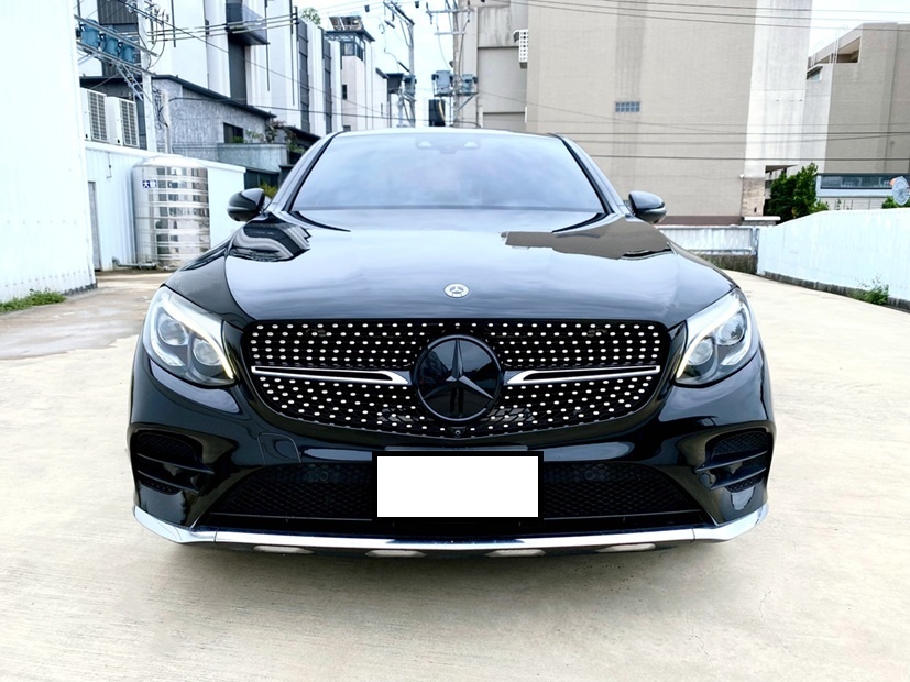 GLC250 Coupe 運動版 賓士總代理 AMG運動套件 選配23P自動跟車 柏林之音 車側踏板 360環景  第1張相片