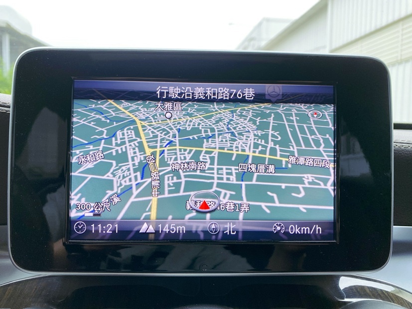 GLC250 Coupe 運動版 賓士總代理 AMG運動套件 選配23P自動跟車 柏林之音 車側踏板 360環景  第8張相片