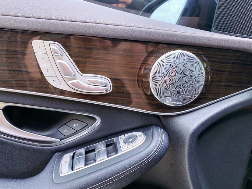 GLC250 Coupe 運動版 賓士總代理 AMG運動套件 選配23P自動跟車 柏林之音 車側踏板 360環景  第14張相片