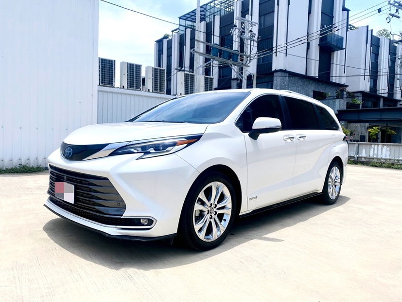 和泰總代理 全新第四代 SIENNA Hybrid 鉑金版 冷熱通風座椅 HUD抬頭顯示 全速域自動跟車  第2張相片