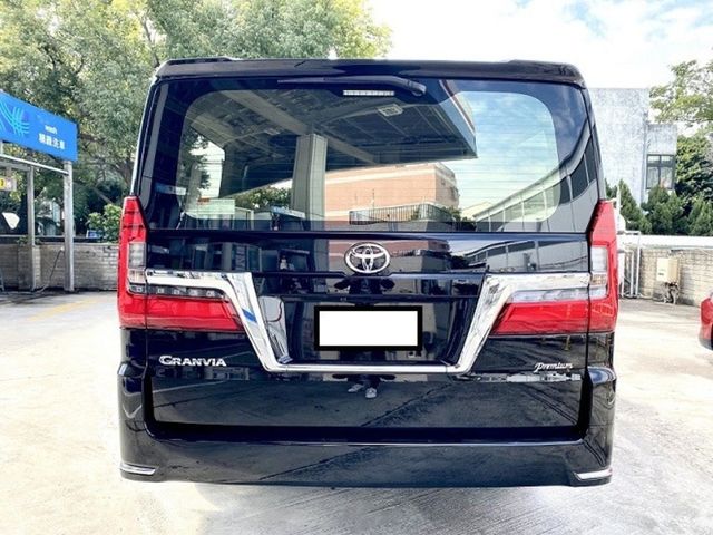TOYOTA豐田 GRANVIA  第4張相片